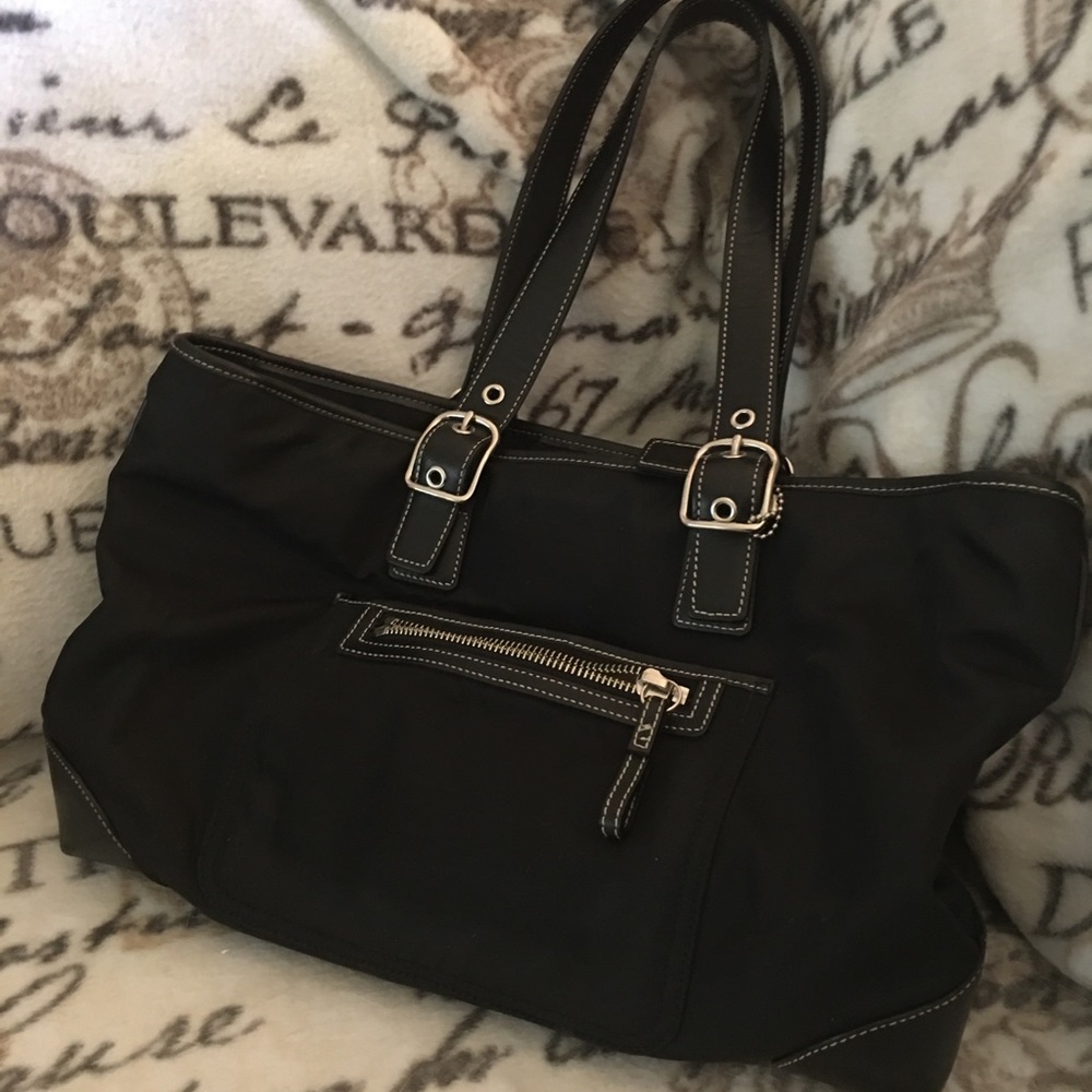 Vintage black coach bag.